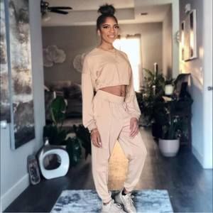 Meet your Posher, Sharena